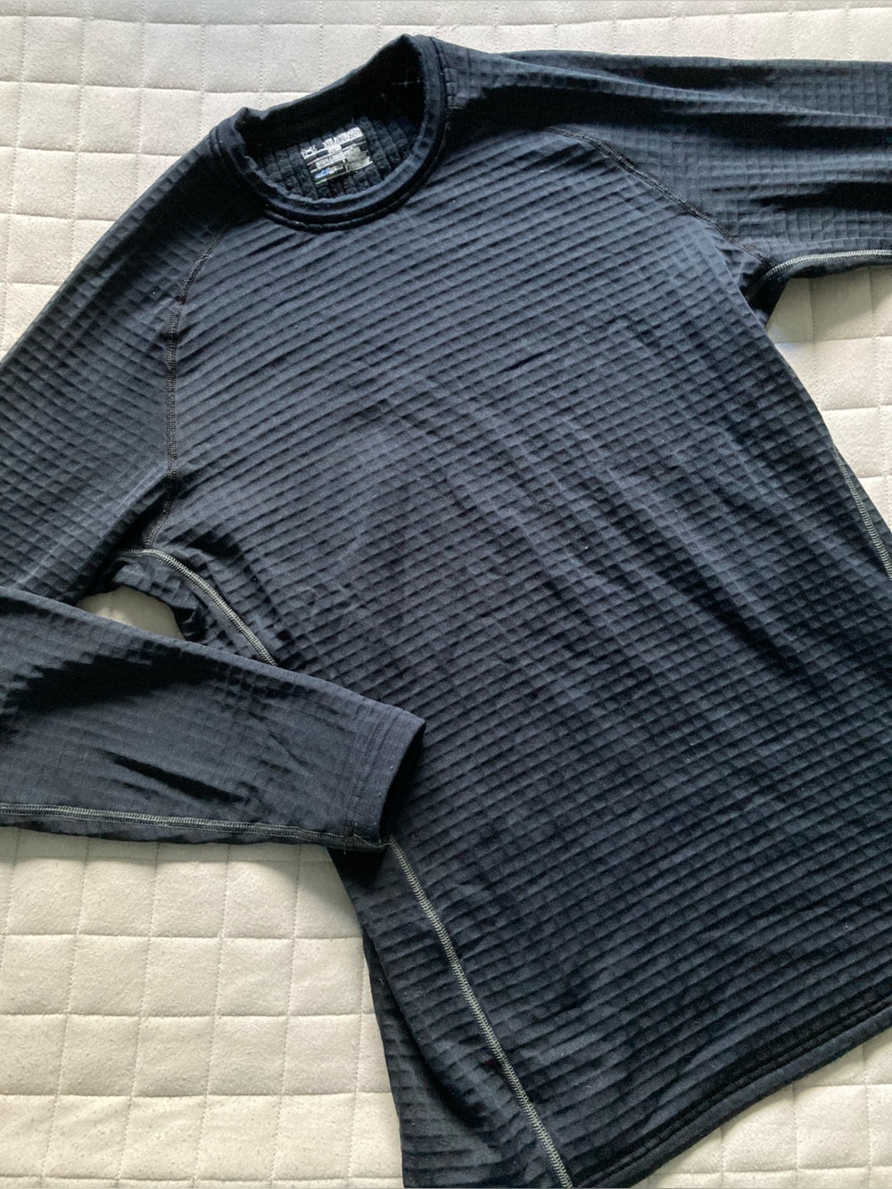 Under Armour Men's Black Ribbed Crewneck Fitted Long Sleeve Coldgear